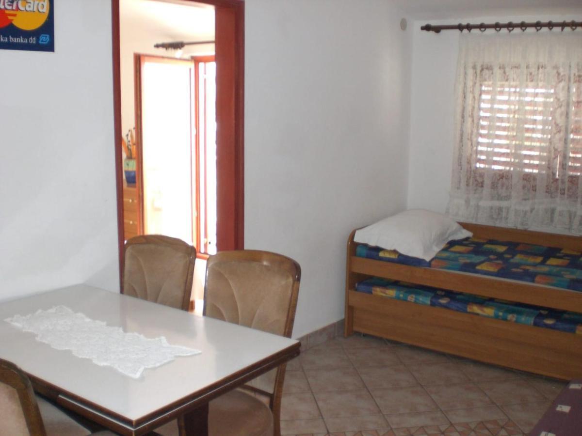 Apartmani Vesna Vir Exterior photo