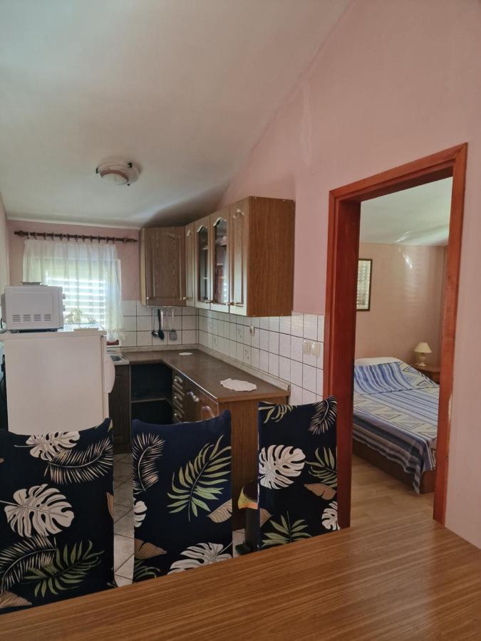 Apartmani Vesna Vir Exterior photo